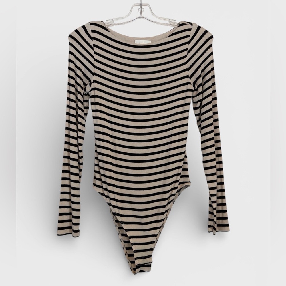 🔸H&M Striped Bodysuit - Picture 1 of 3